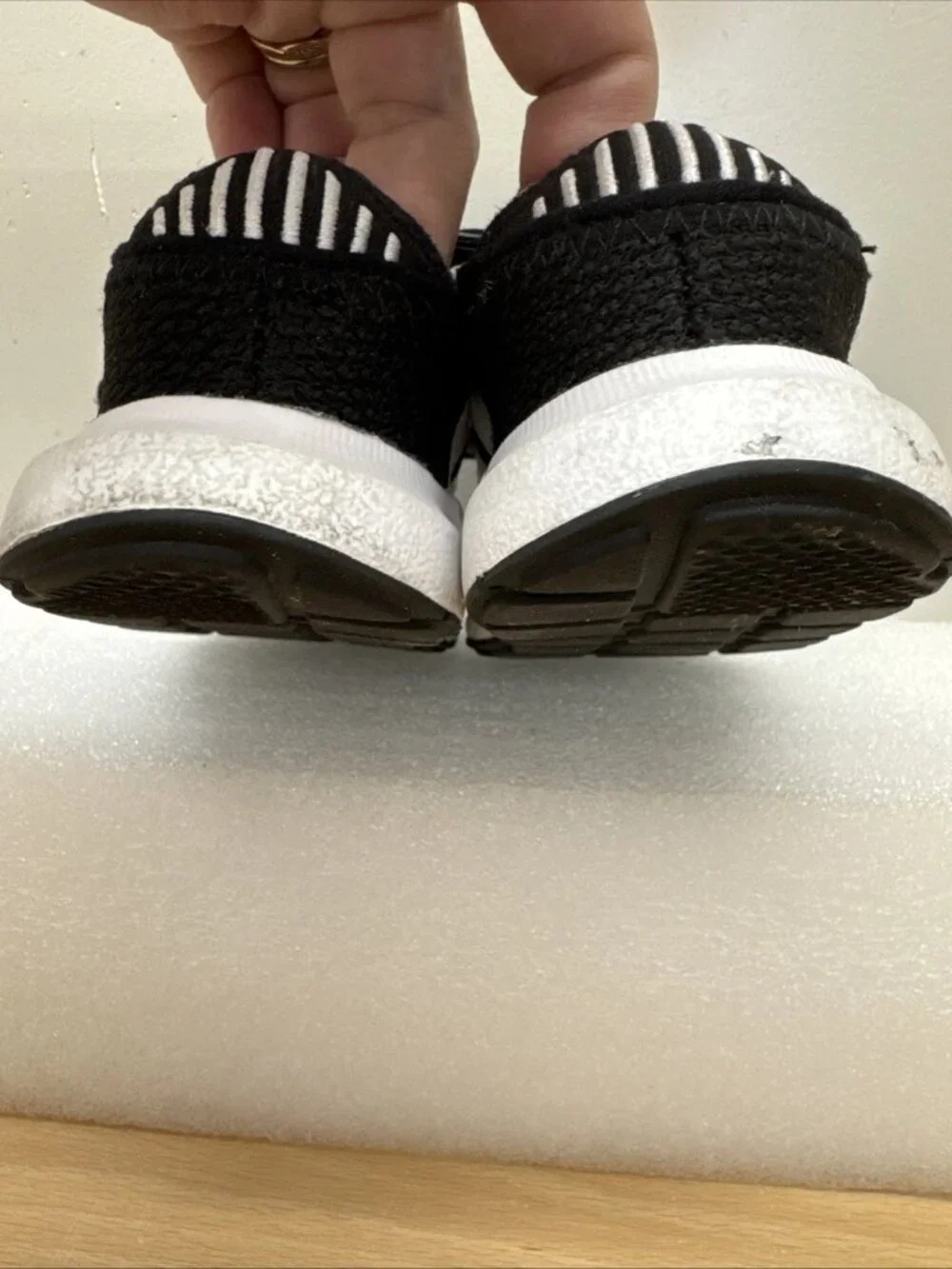 Adidas Kids Black White Sneakers Size 6K Lightweight Lace-Up Shoes